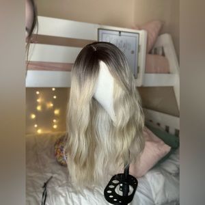 22 INCH Curtain Bang Mixed Blonde Wavy Synthetic Wig